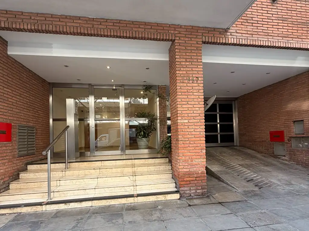 Front-facing duplex with balcony