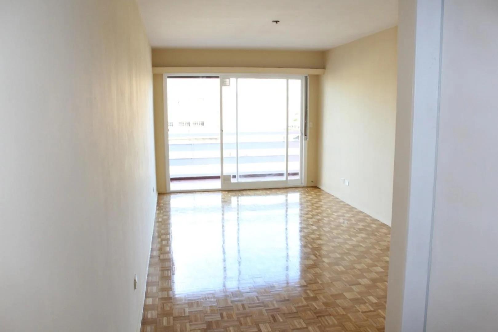 Departamento de 3 ambientes con balcón en Flores