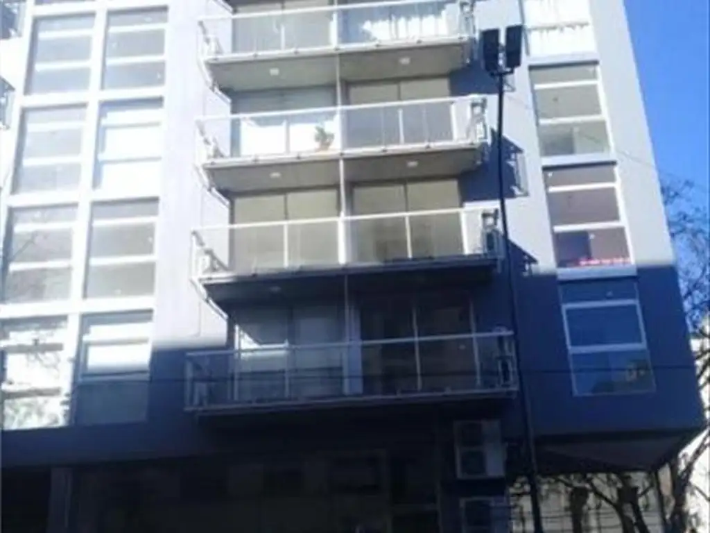 Almagro 2 ambientes, balcón corrido