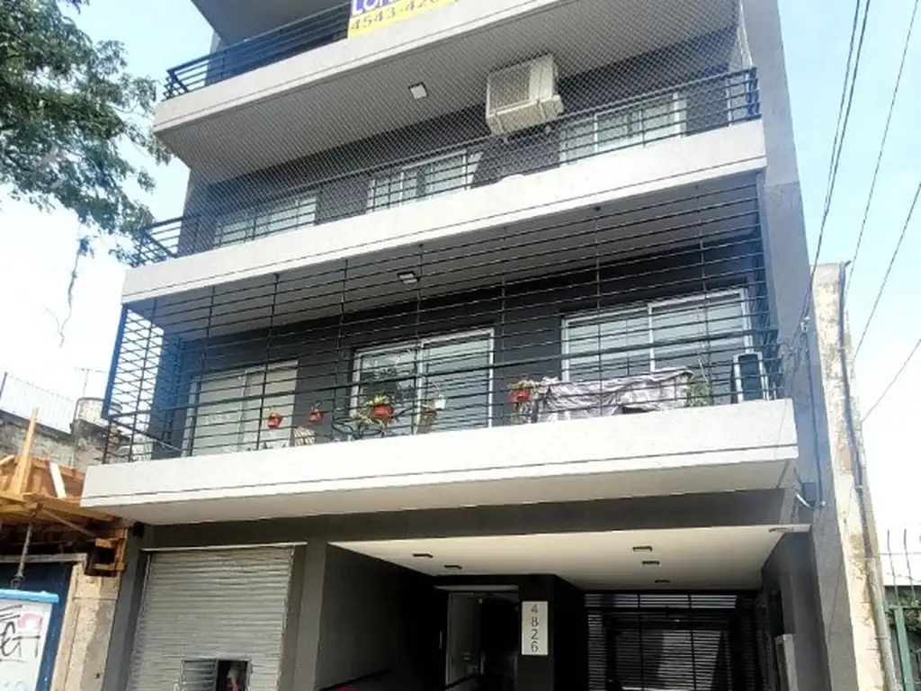 Monoambiente con balcón contrafrente