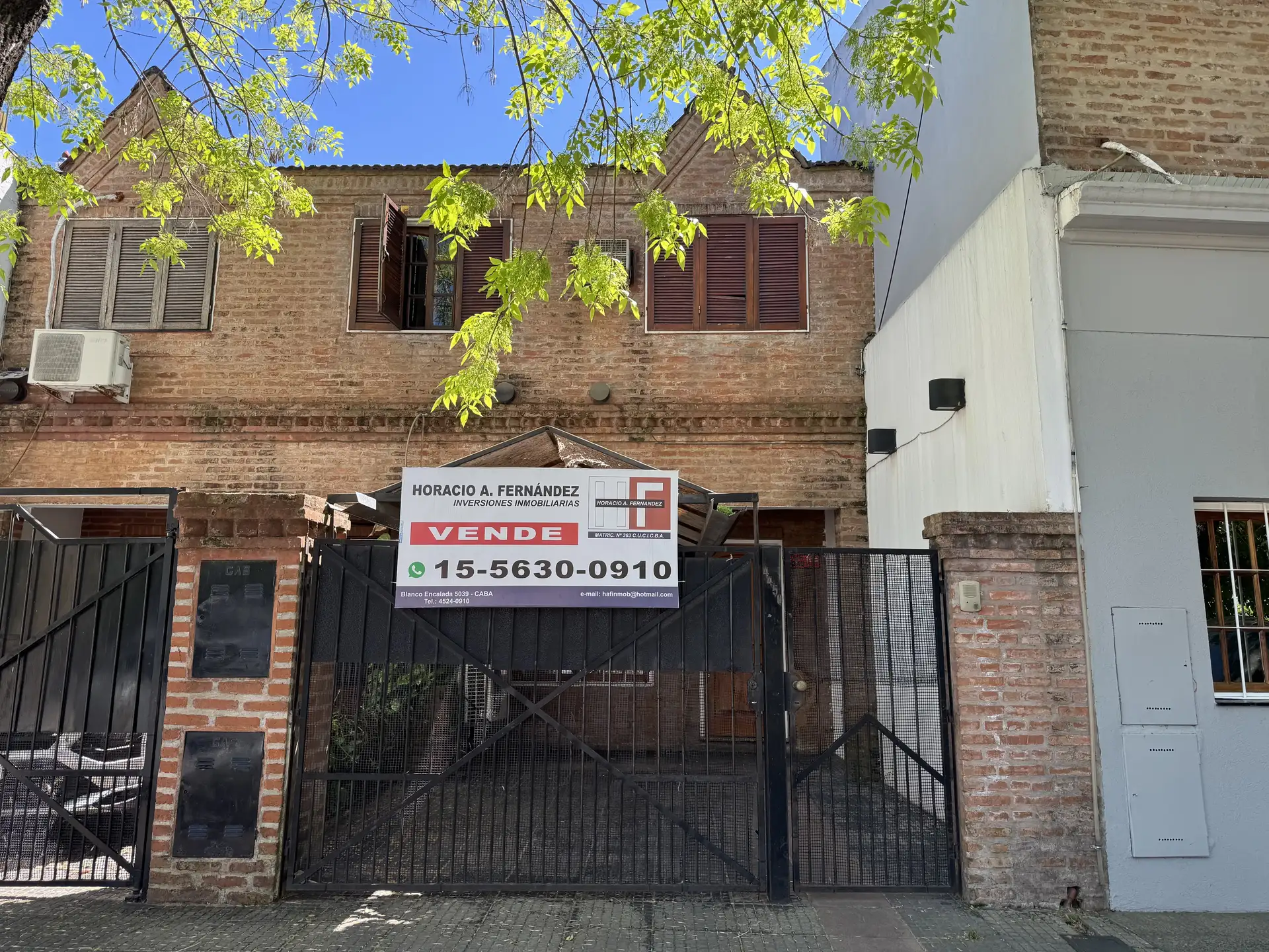 Casa al frente con 3 dormitorios en Parque Chas