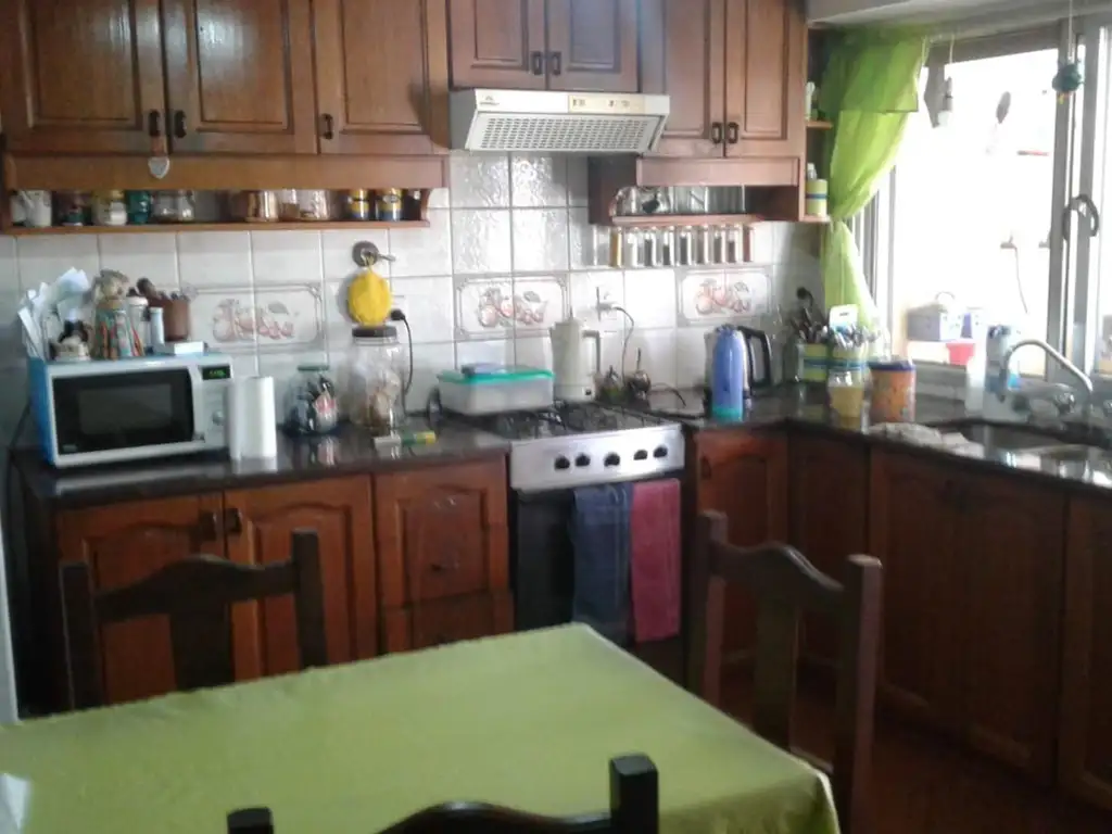 PH 2° piso con balcón