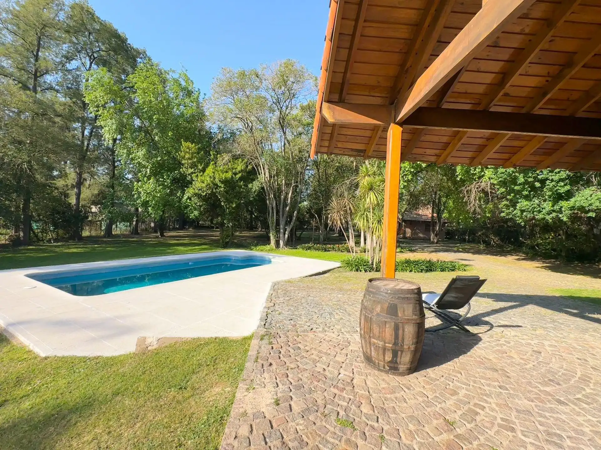 Casa con 4 dormitorios en Ituzaingó