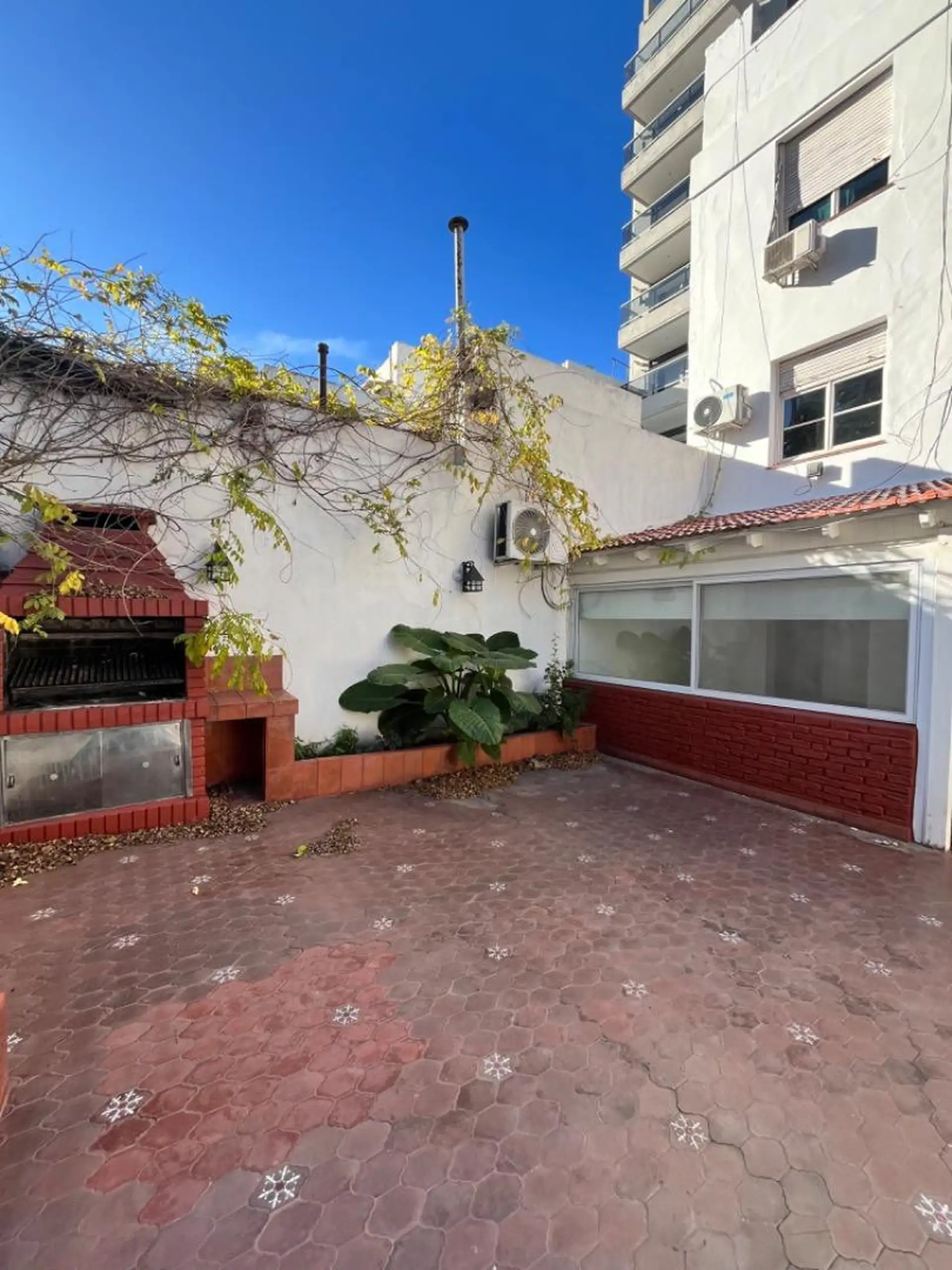 PH de 3 ambientes con gran patio en Almagro