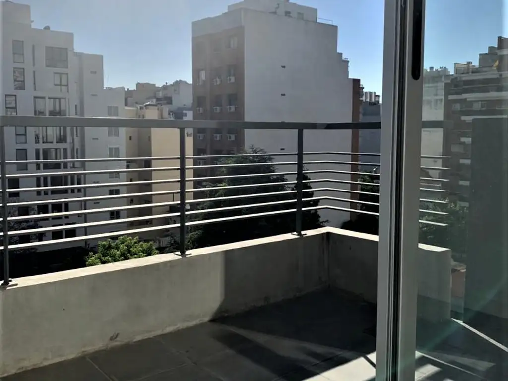 3er piso con balcón y SUM