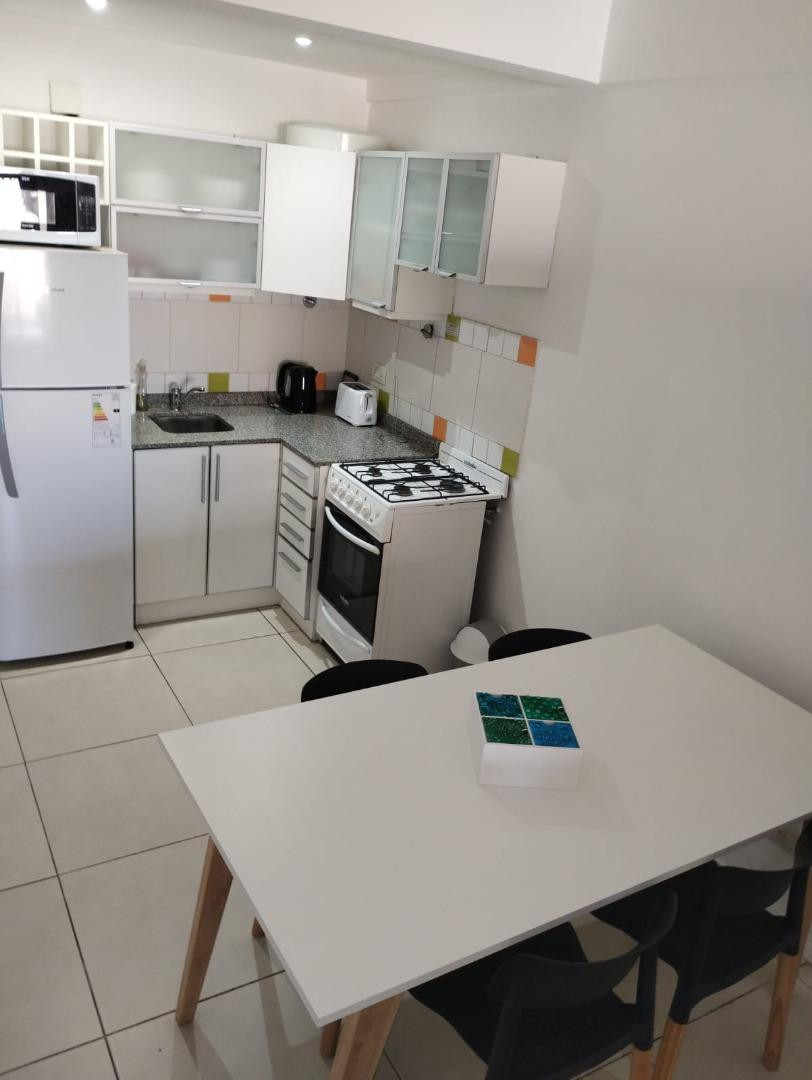 Departamento monoambiente con balcón en Monserrat