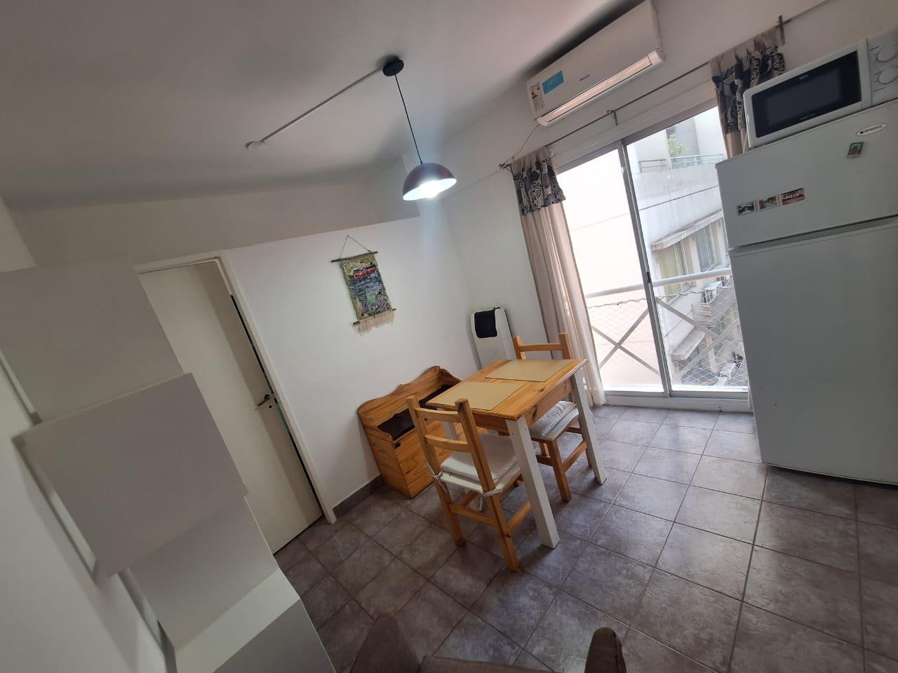 Furnished split studio apartment in Almagro near Hospital Italiano