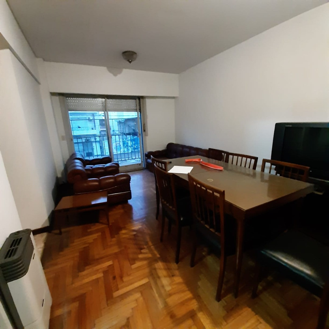 Two-room apartment with street-facing balcony in Villa Luro