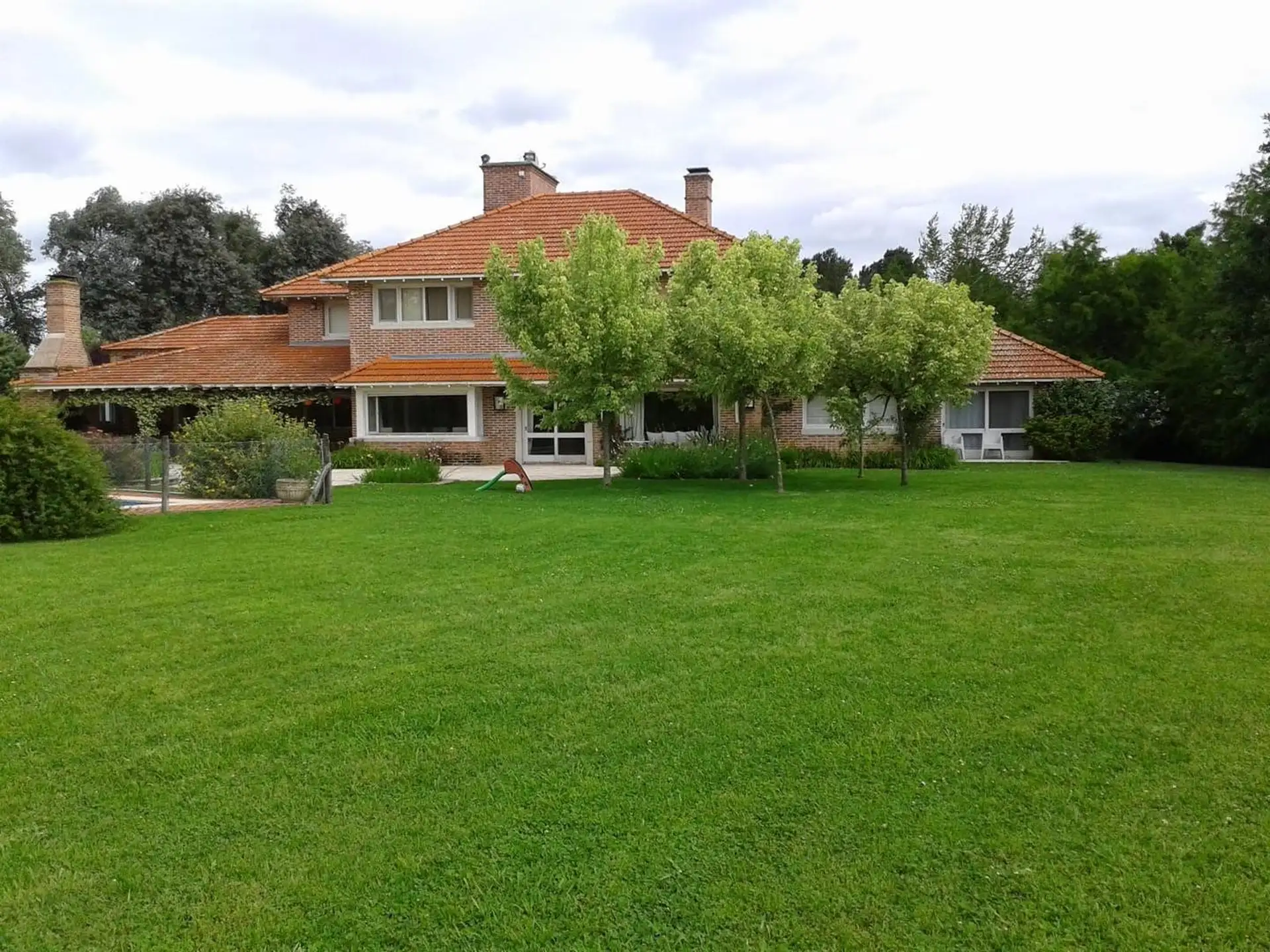 Furnished house for short-term rental in Luján