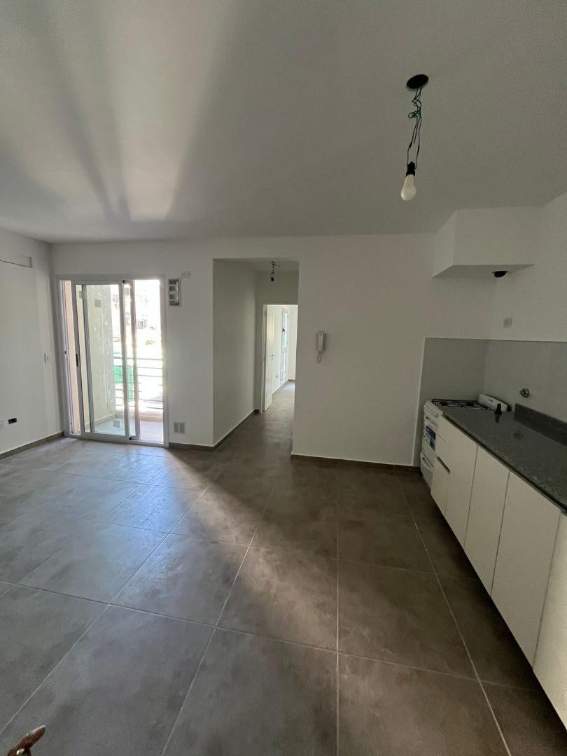 Departamento de 2 ambientes con patio en Haedo