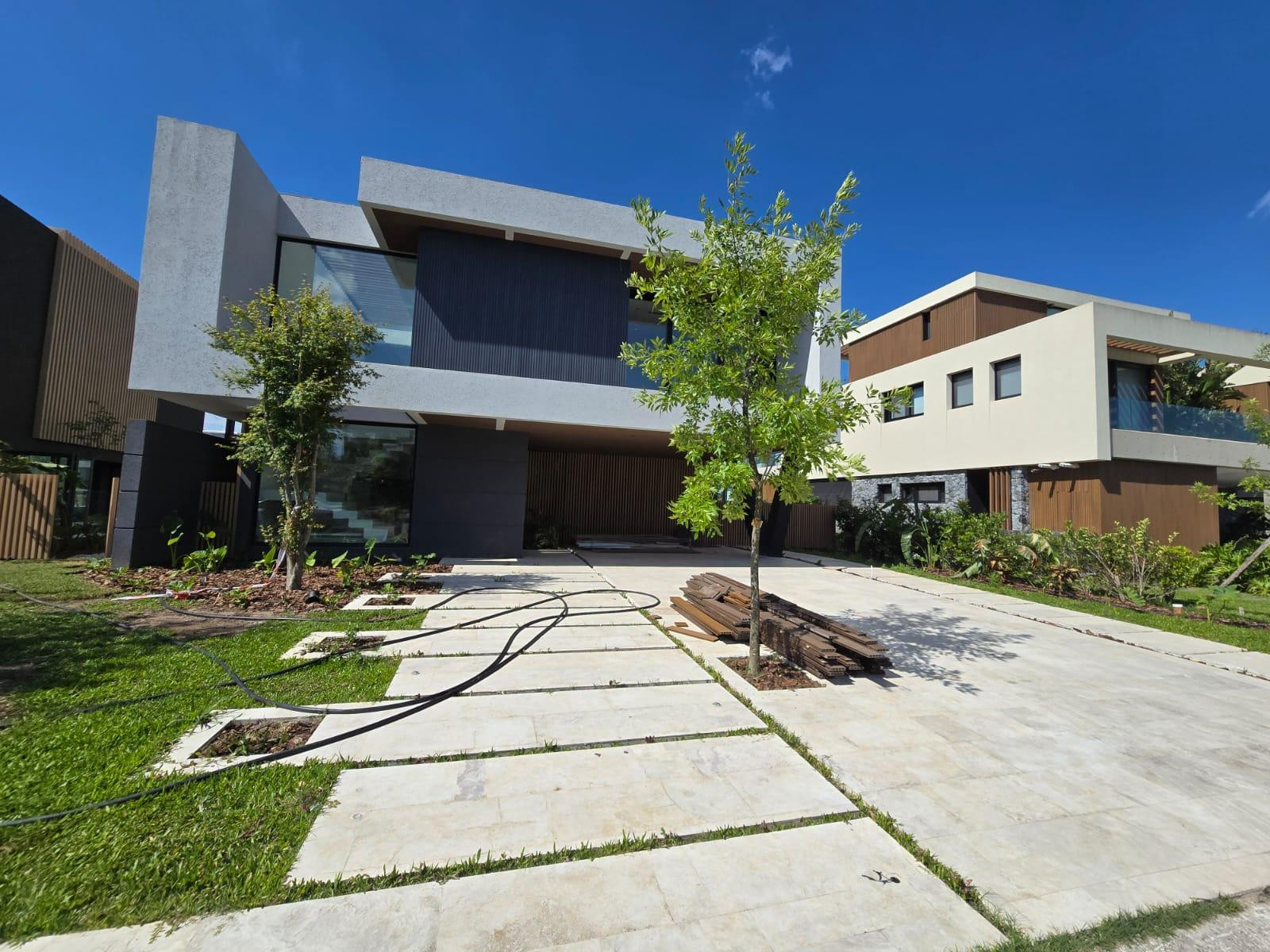 Five-bedroom house for rent in Nordelta, Tigre