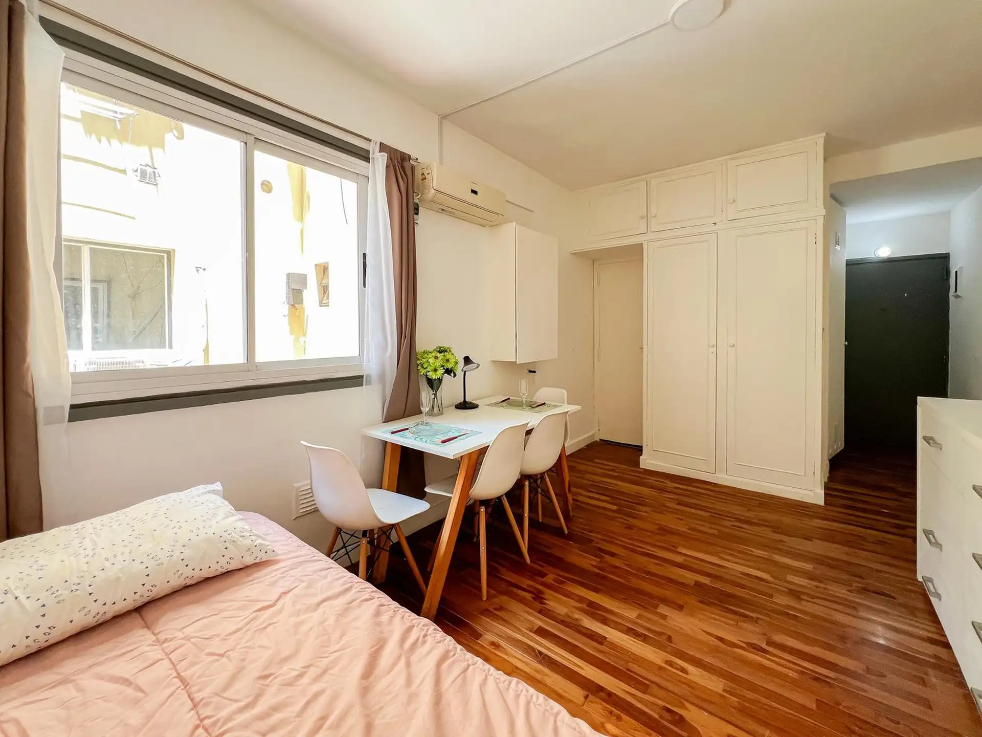 Furnished studio apartment in Recoleta