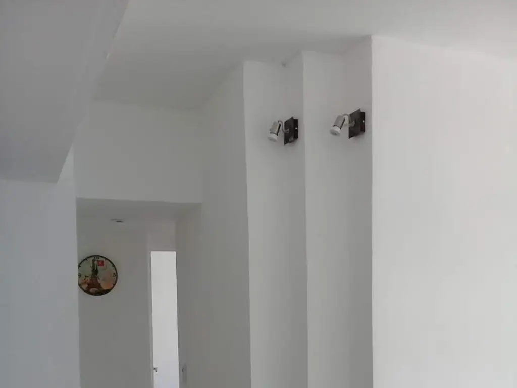 Refurbished 3-room apt, high floor