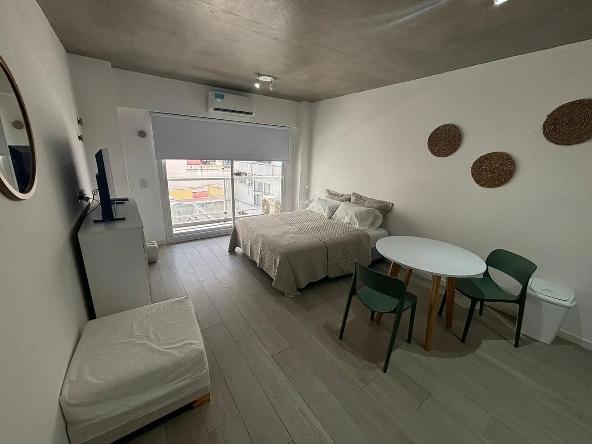 Studio apartment in Almagro near Parque Centenario