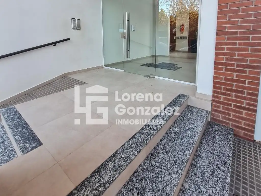 2-room unit with balcony and parking