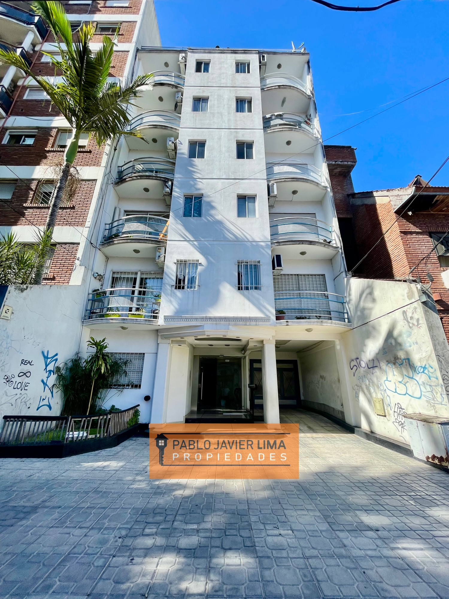 Квартира с 1 спальней на улице в Caseros