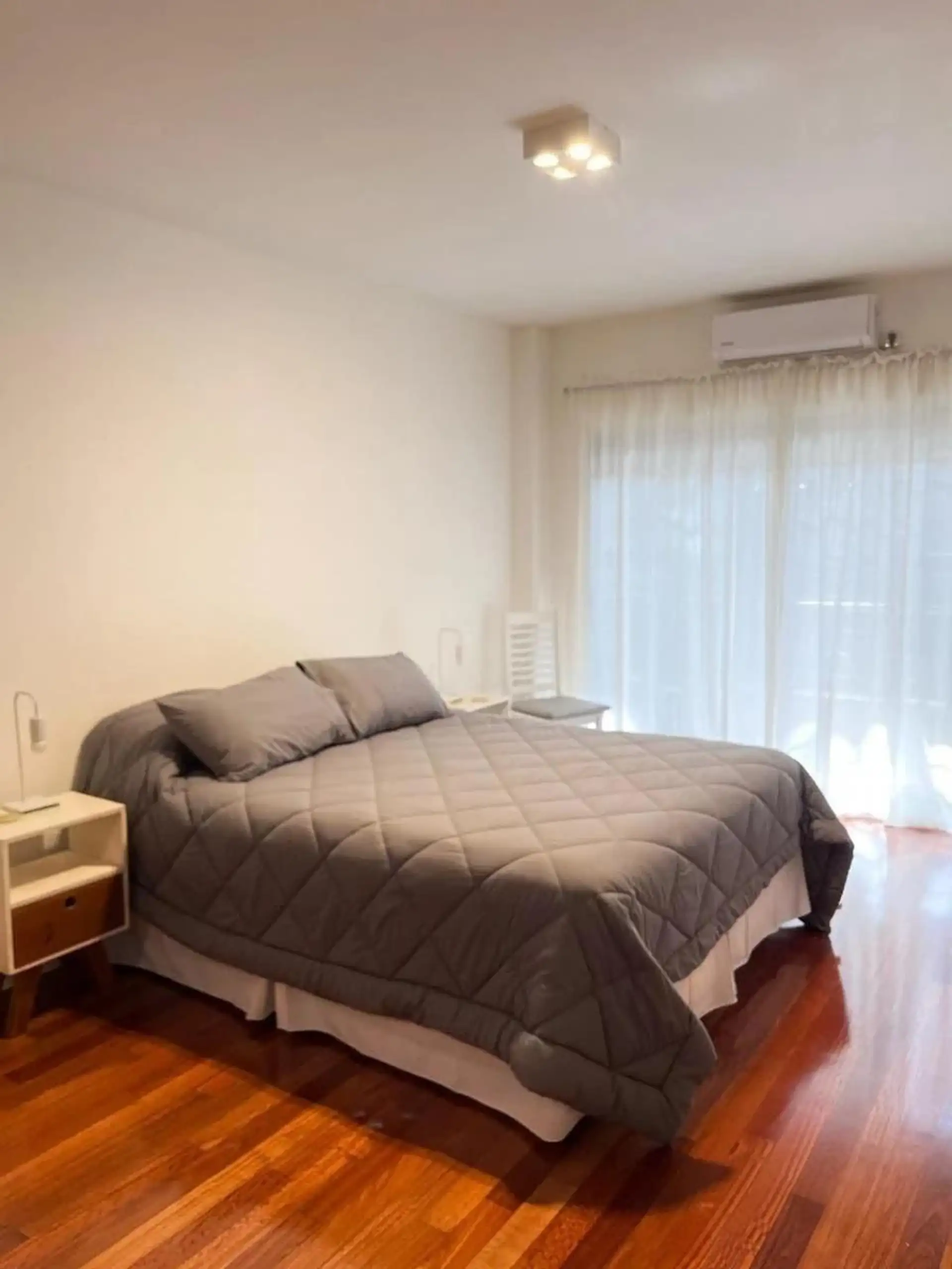 North-facing studio apartment in Almagro