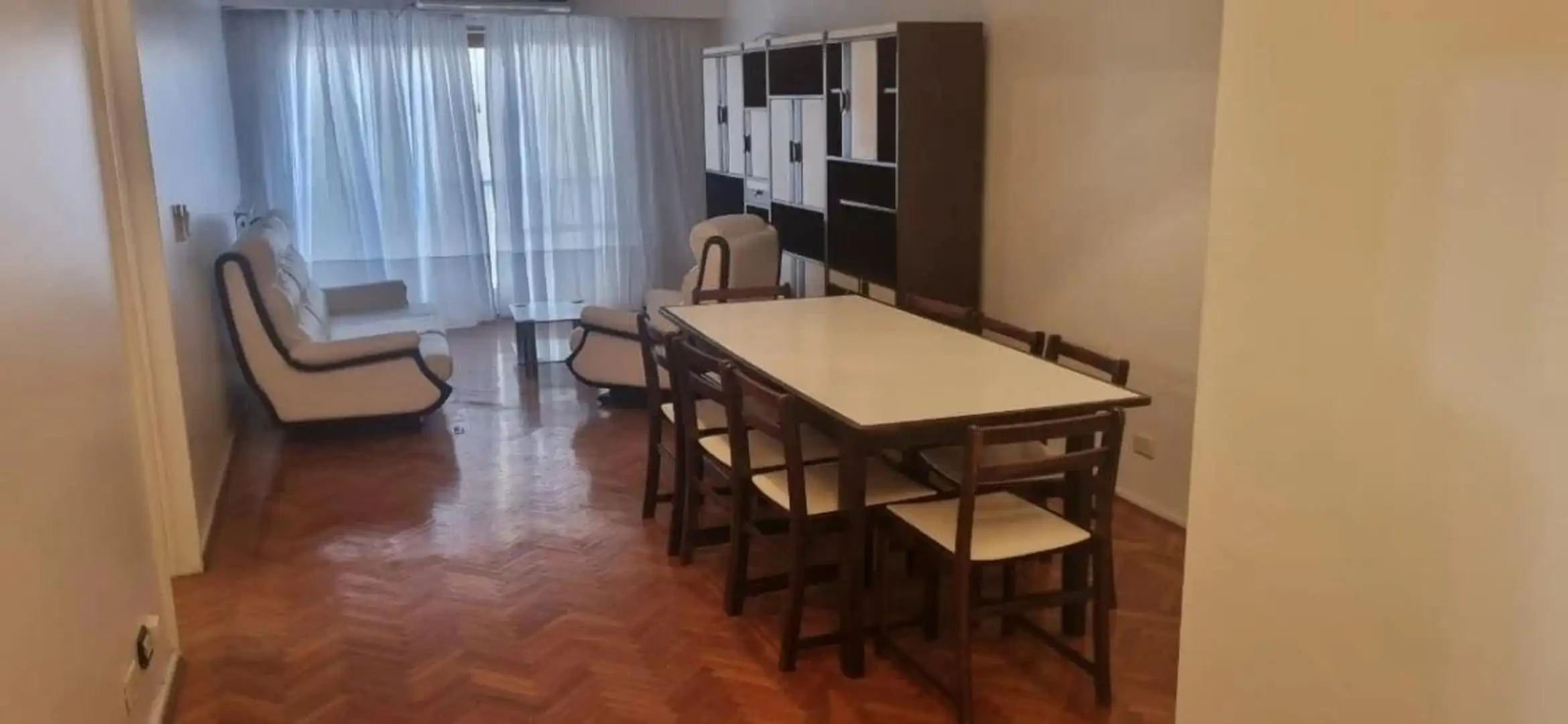 Apartamento de três ambientes com dependência em Caballito