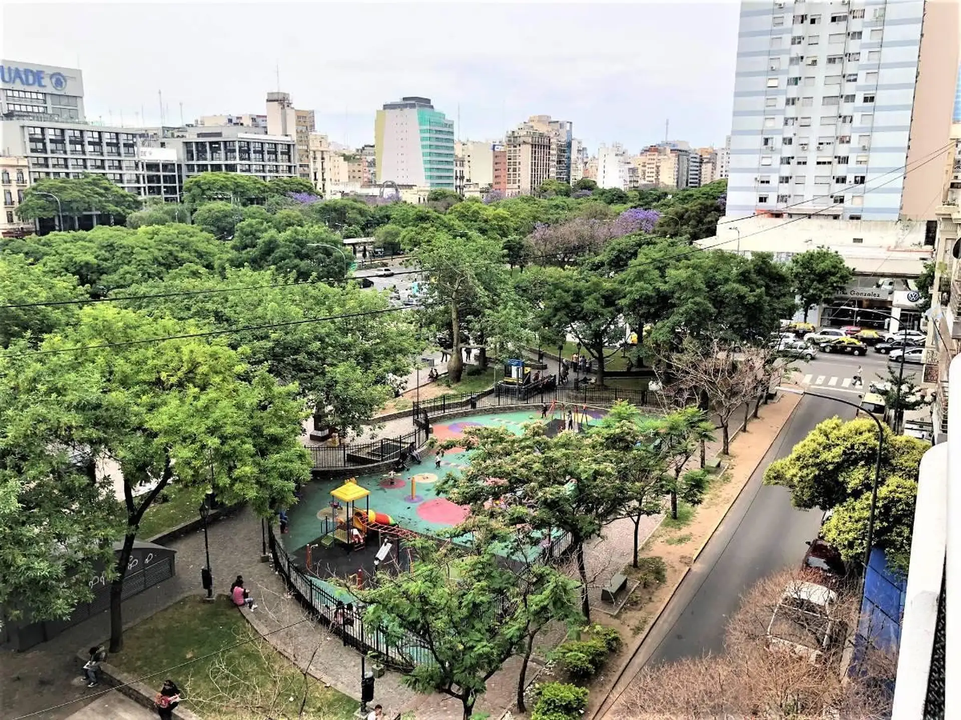 Apartamento de 3 dormitórios com varanda em Constitución