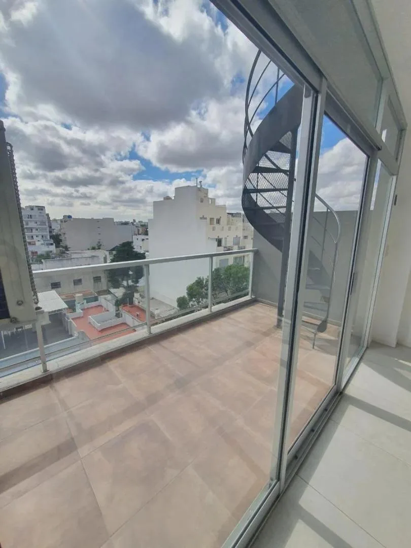 Apartamento de 1 quarto em Monte Castro