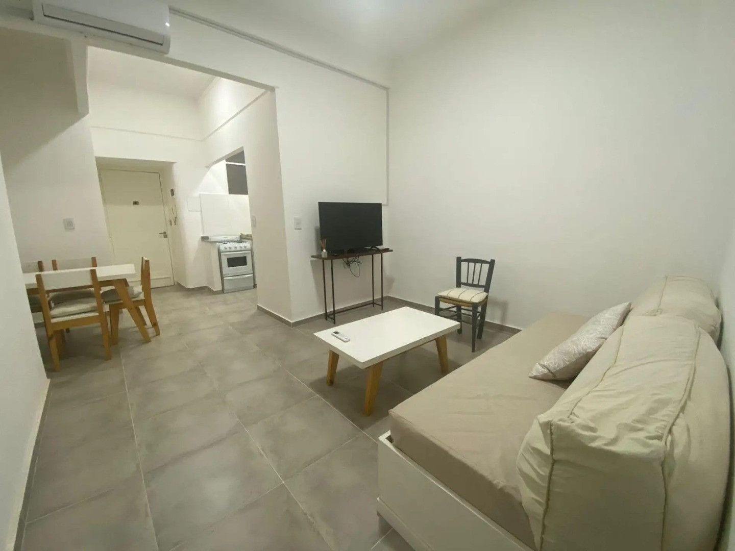 Three-room apartment for temporary rent in San Nicolás