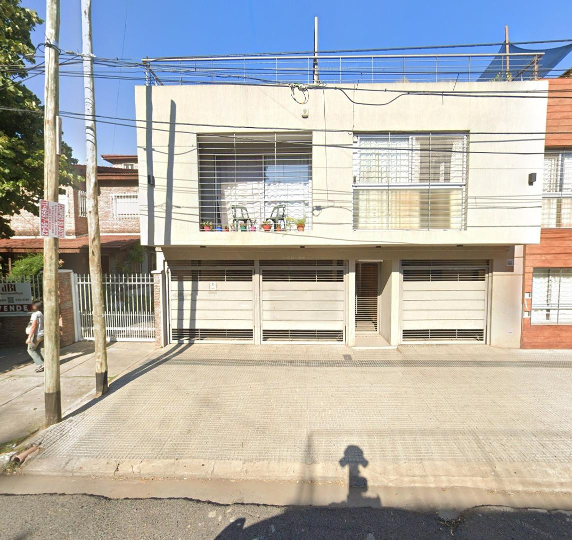 Departamento de 2 ambientes con cochera en Morón