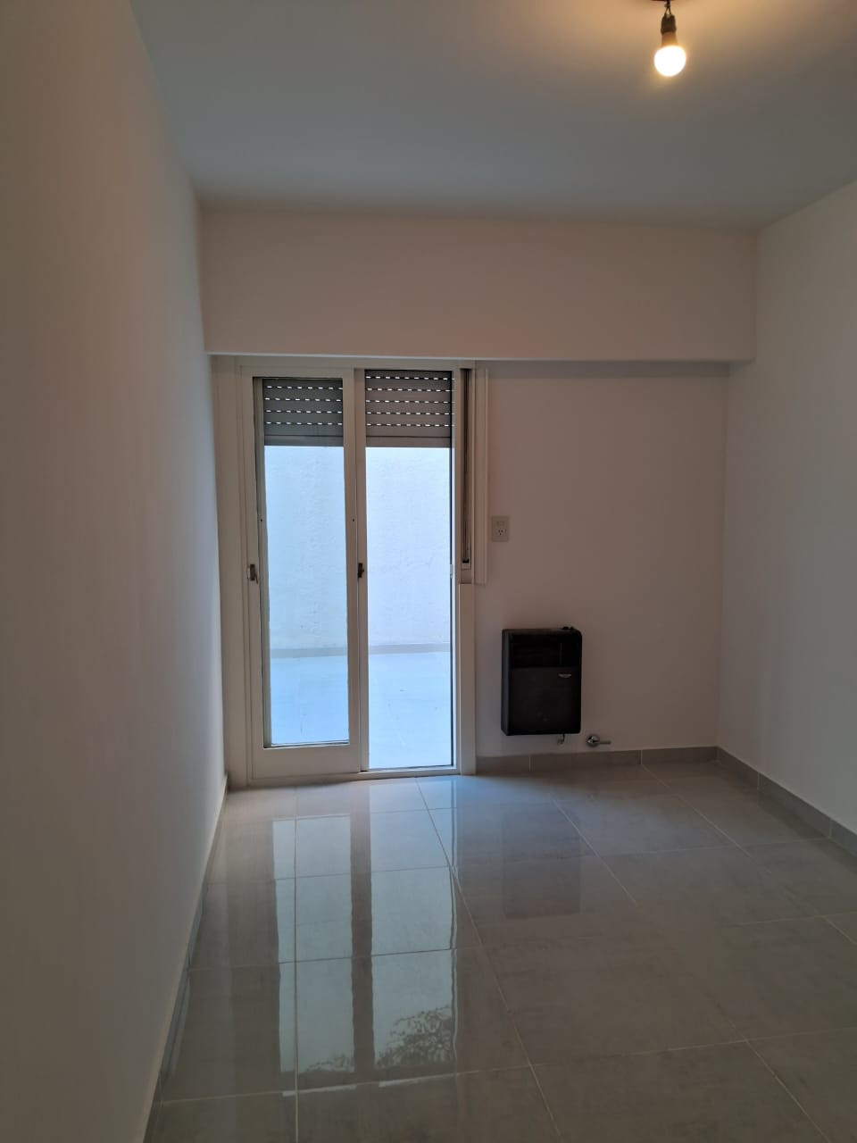 Двухкомнатная квартира с 1 спальней и 2 внутренними патио в Coghlan