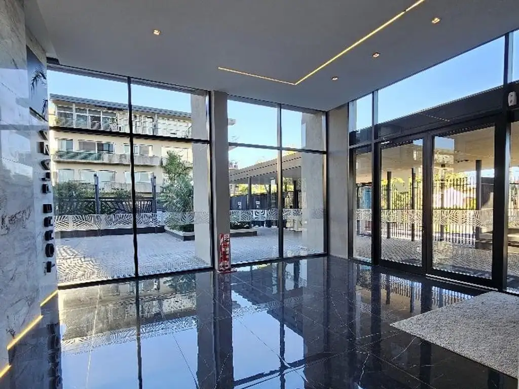 High-floor balcony and amenities