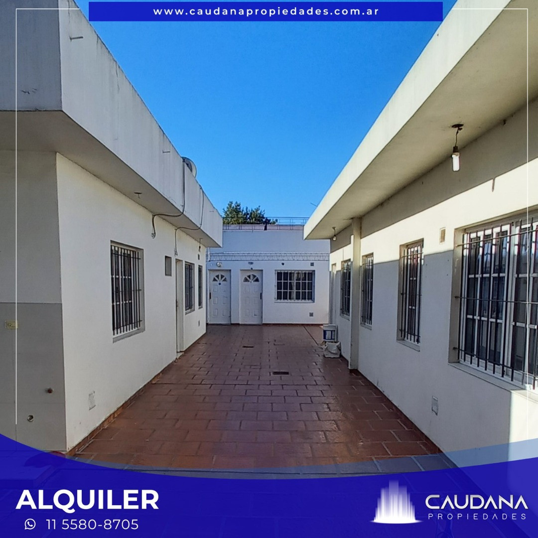 Ground-floor studio apartment in Isidro Casanova, La Matanza