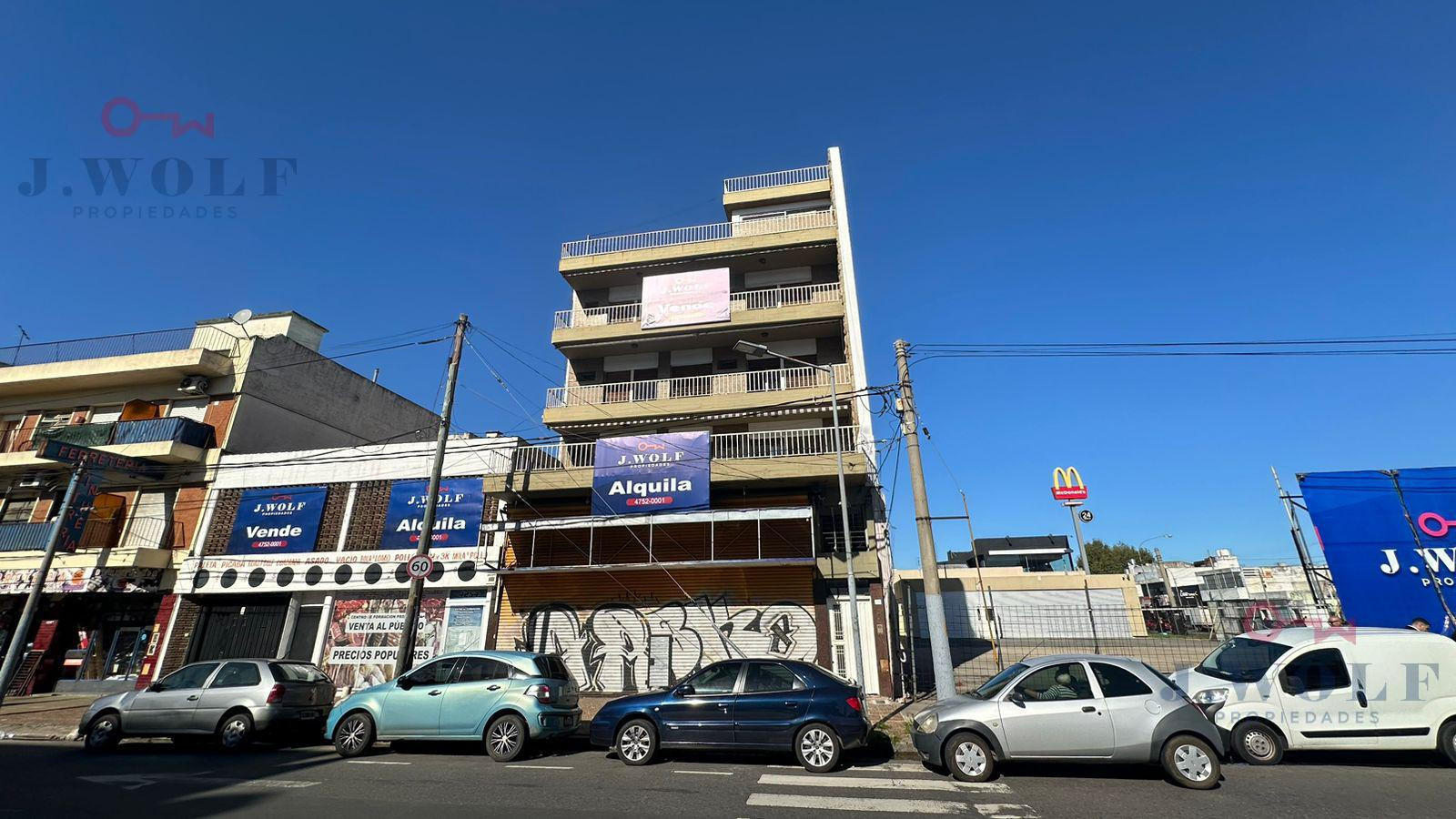 Four-room apartment for commercial use in General San Martín