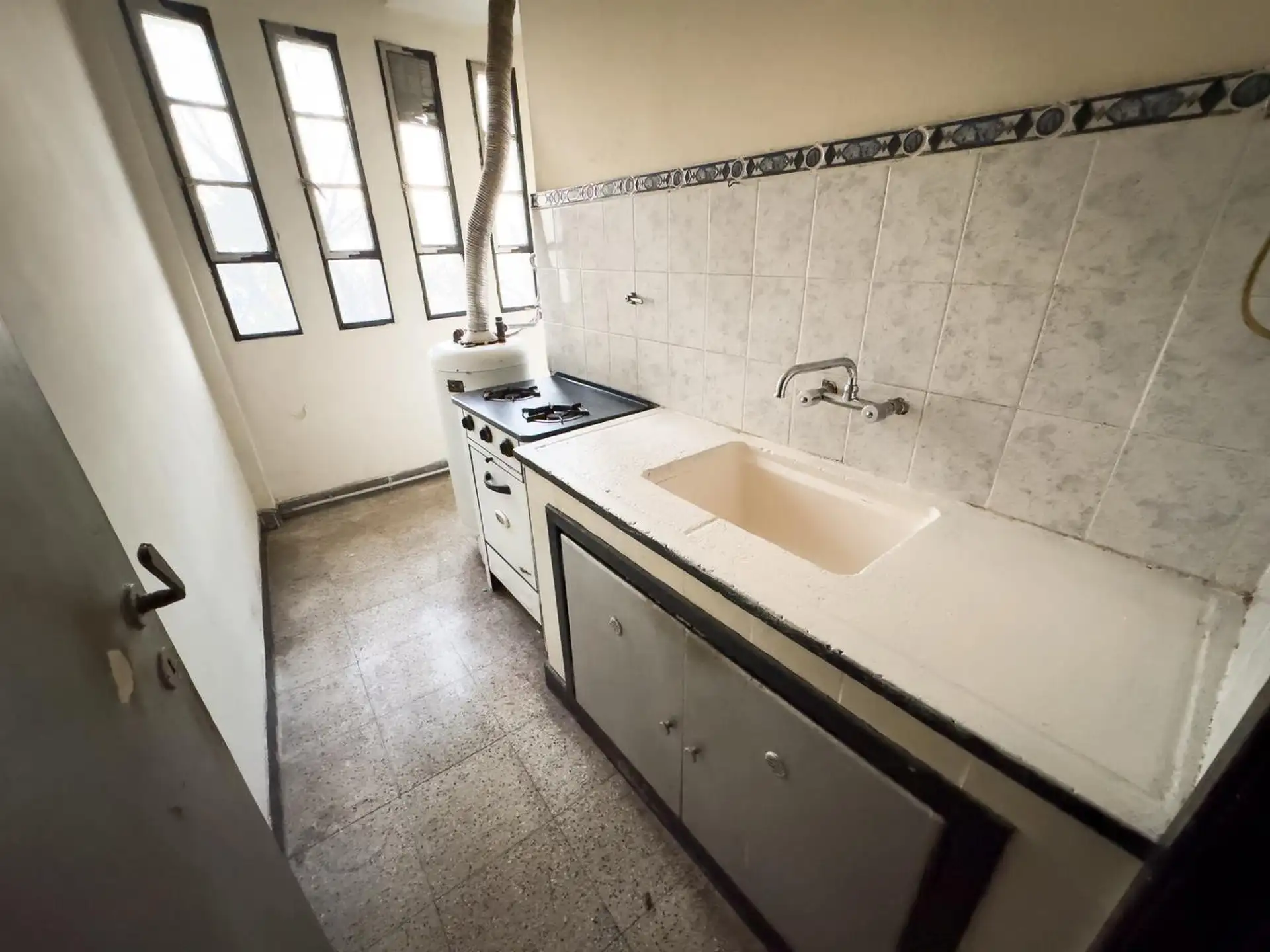 Квартира с двумя комнатами в Ciudad Jardín del Palomar