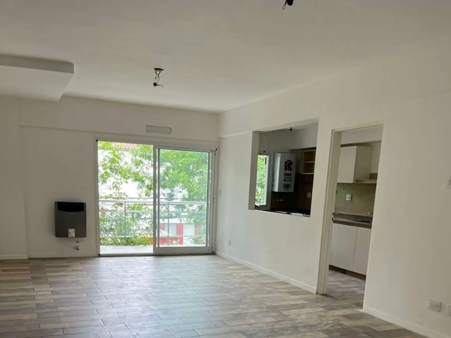 Departamento de 4 ambientes en Versalles con 3 dormitorios, balcón y sin expensas