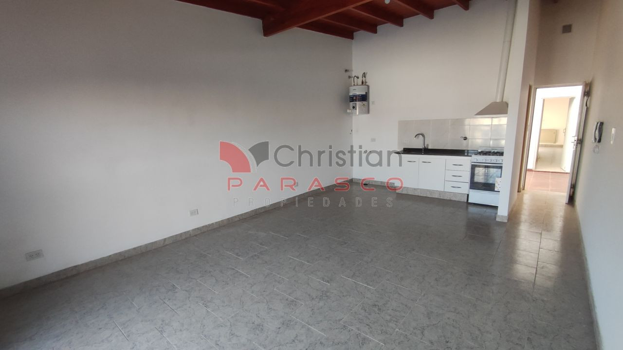 Monoambiente con balcón en Billinghurst, General San Martín