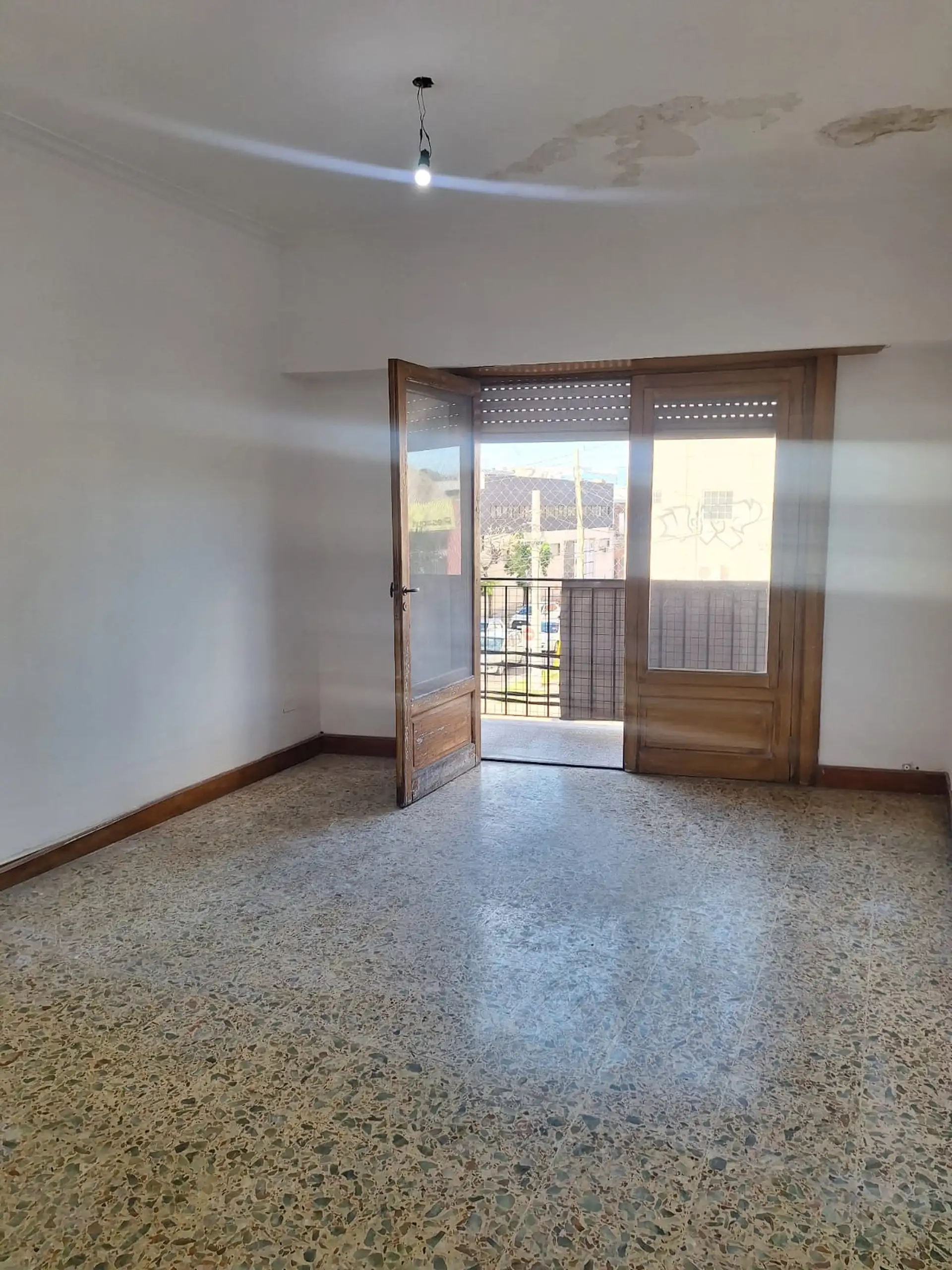 Two-bedroom three-room apartment on first floor in Vicente López