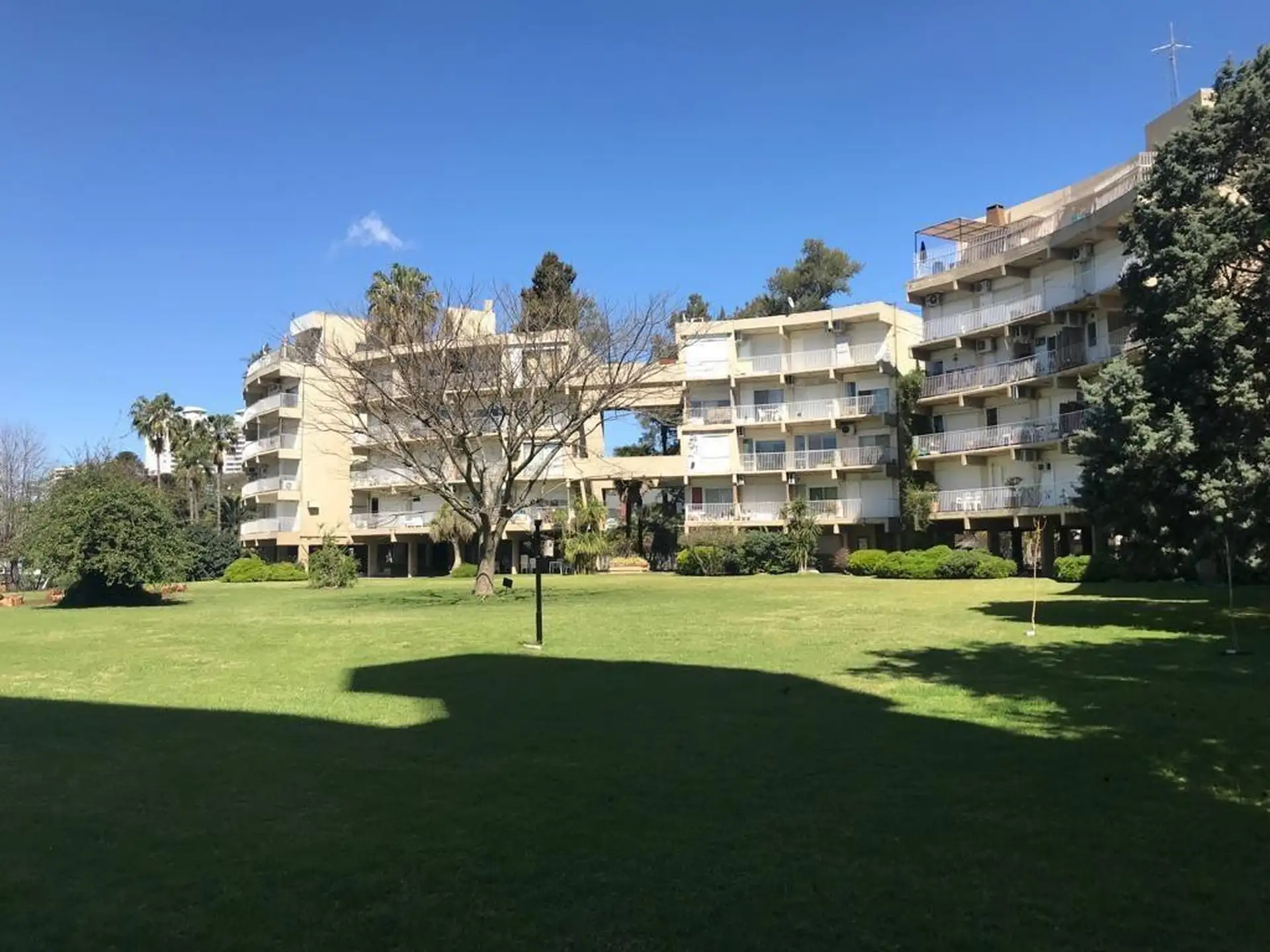 Kitnet com vista para rio e parque em Tigre