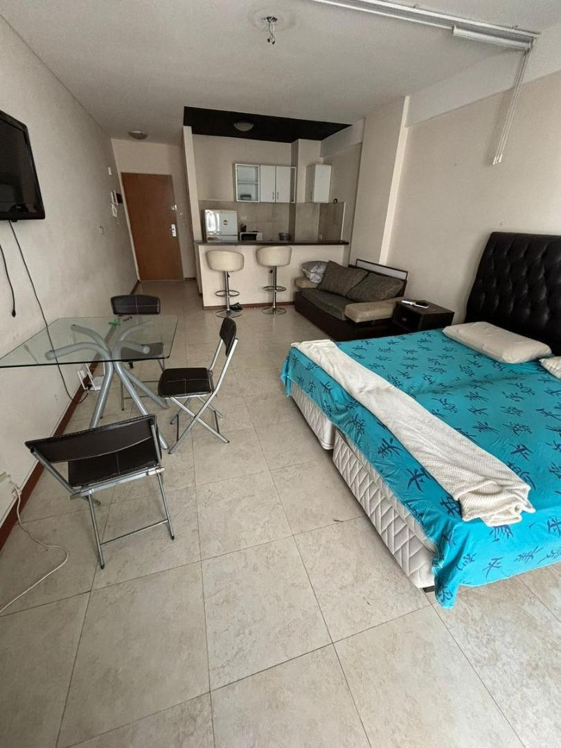 Kitnet com varanda em Balvanera