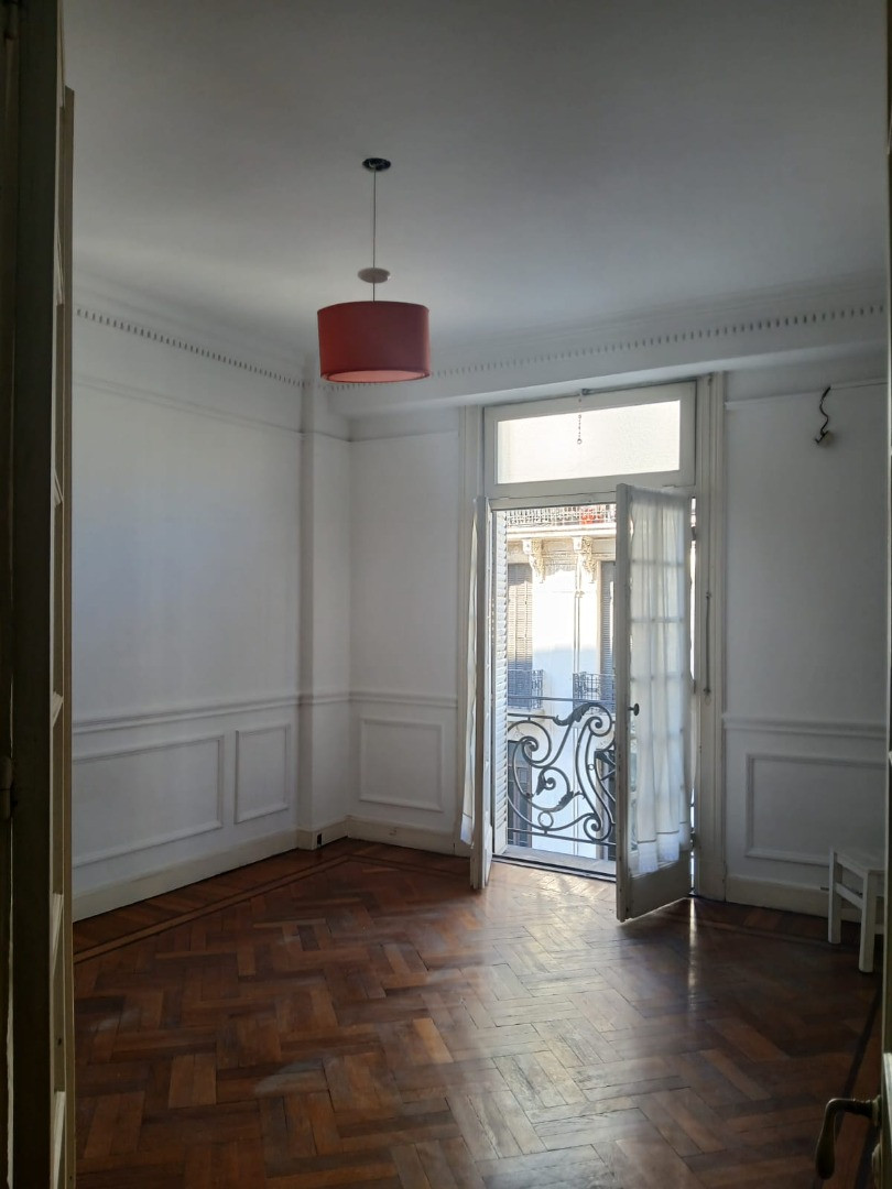 Four-bedroom apartment in Balvanera