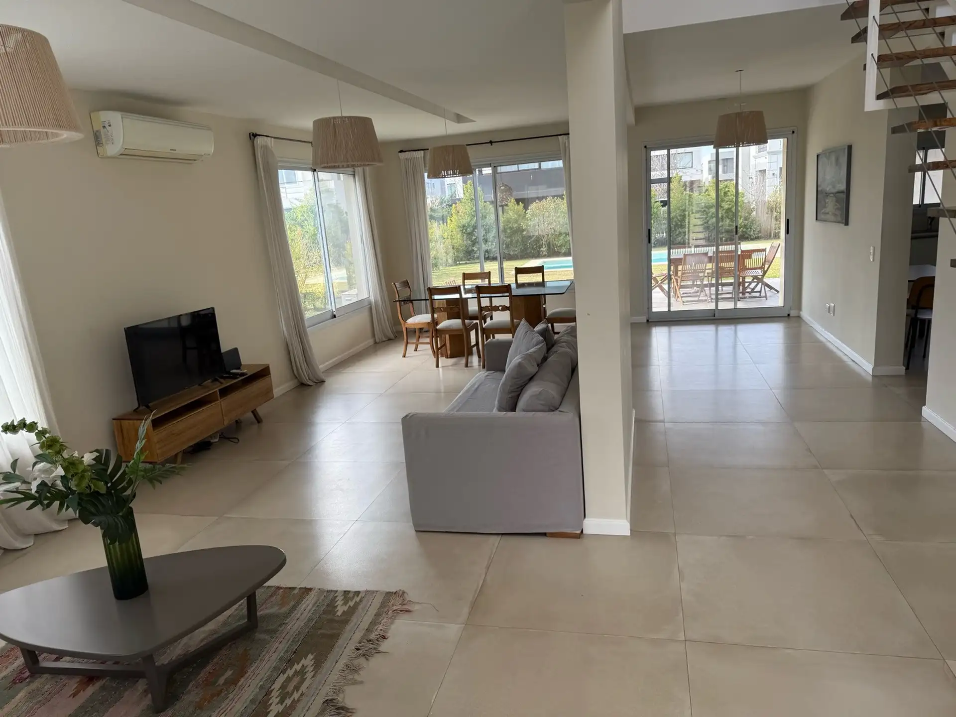 Casa mobiliada com 3 dormitórios em Villa Urquiza