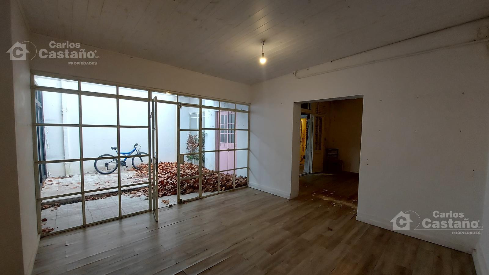 Casa de 3 ambientes en Vicente López con cochera y patio