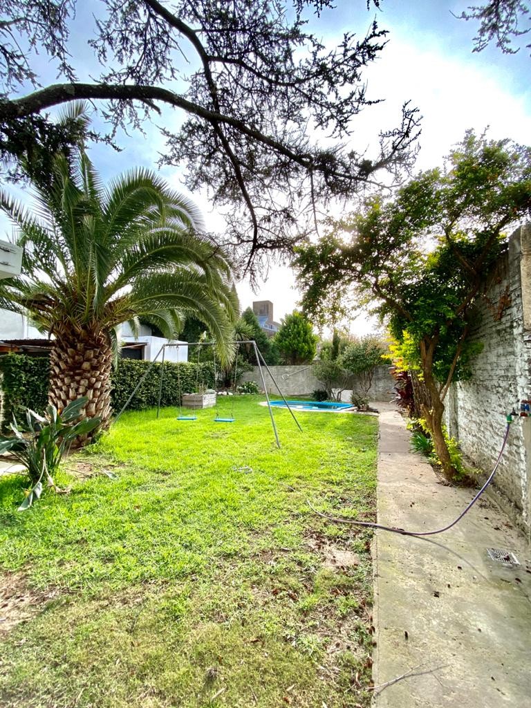 Three-bedroom PH in Olivos (back unit)