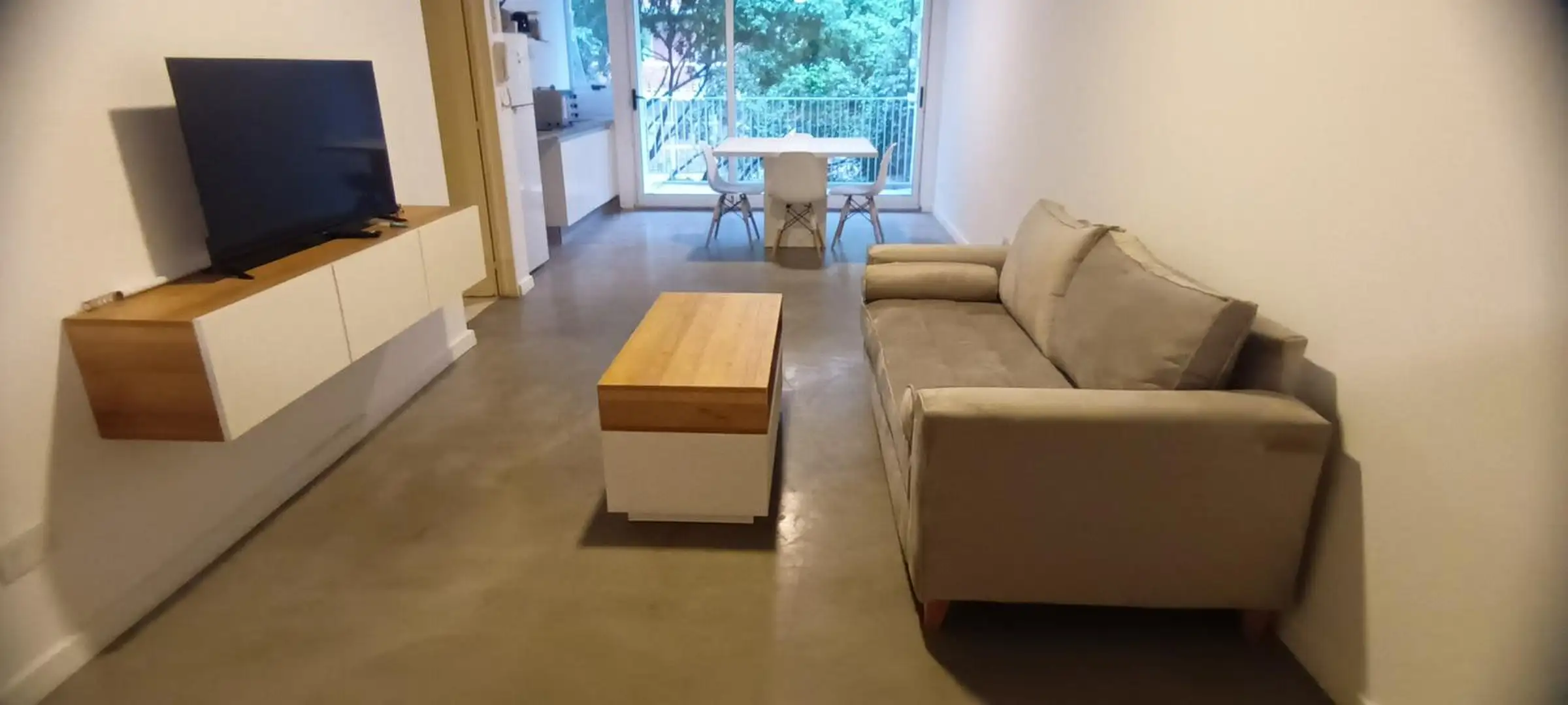Departamento de 1 dormitorio amoblado con balcón terraza en Almagro
