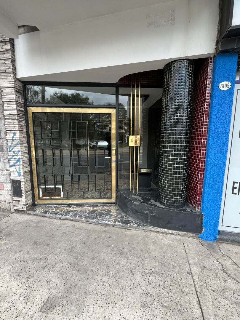 Departamento de 3 ambientes al frente con balcón en Villa Luro