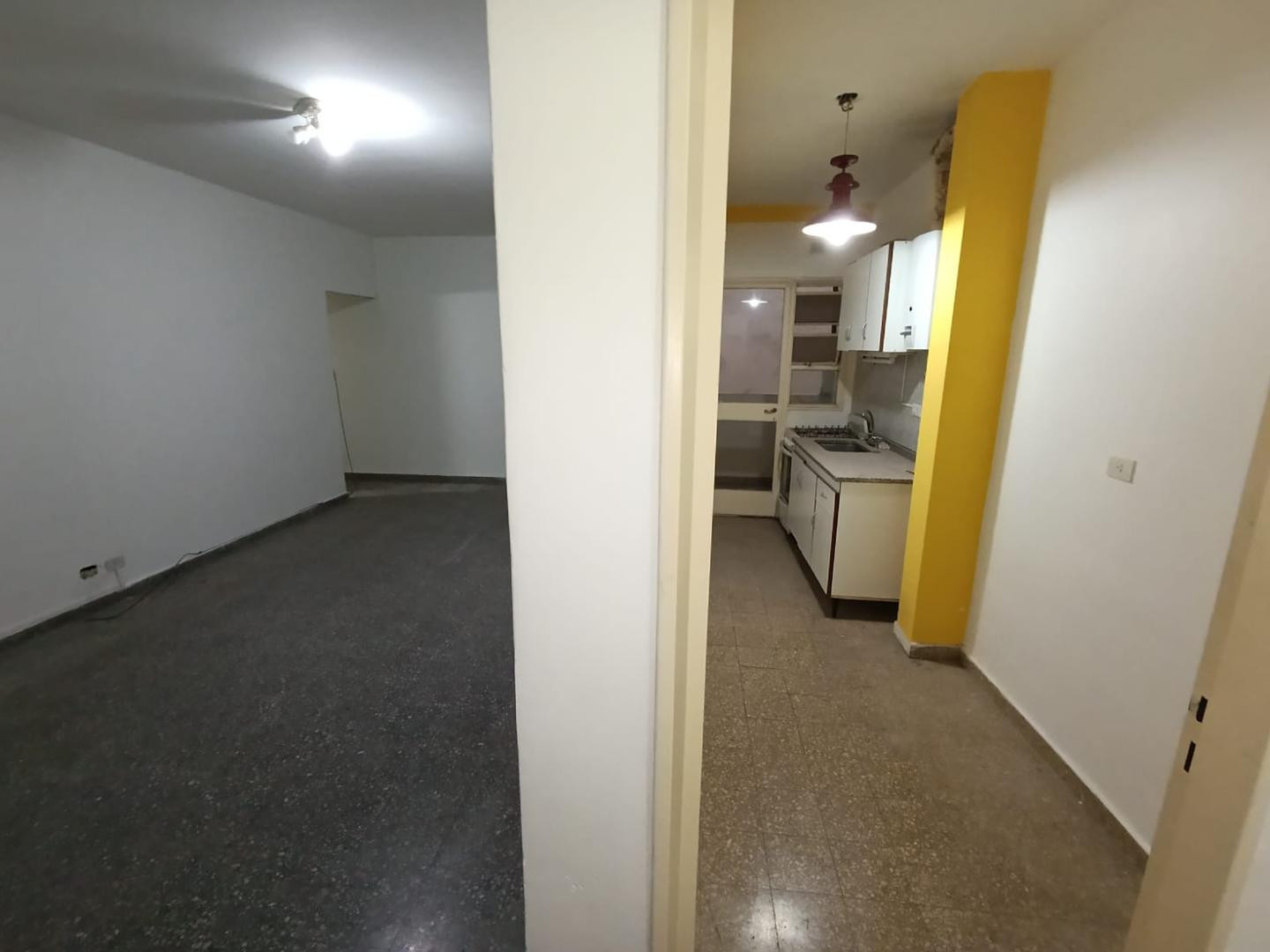 Departamento de 2 ambientes con balcón lavadero en Floresta