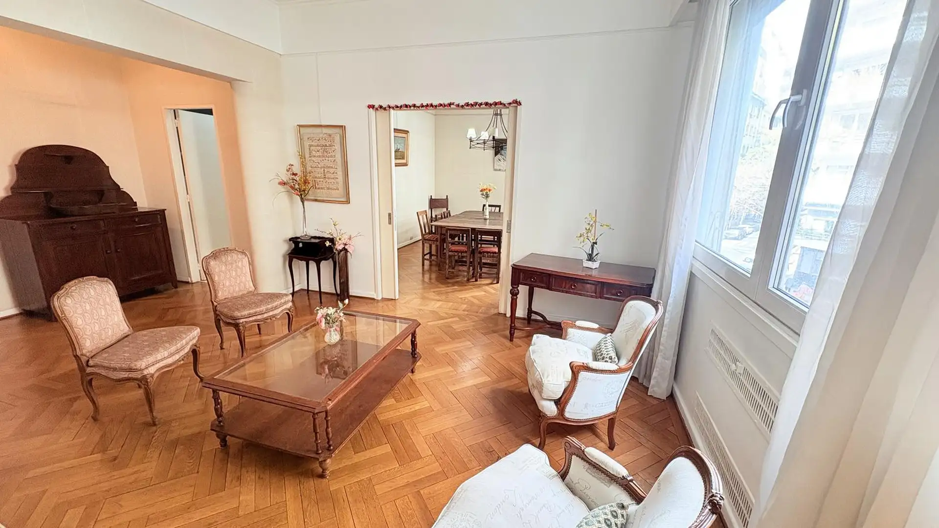 Furnished three-bedroom half-floor apartment in Recoleta