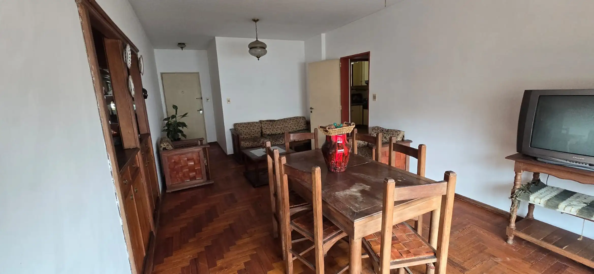 Three-bedroom furnished apartment on the third floor in Buenos Aires