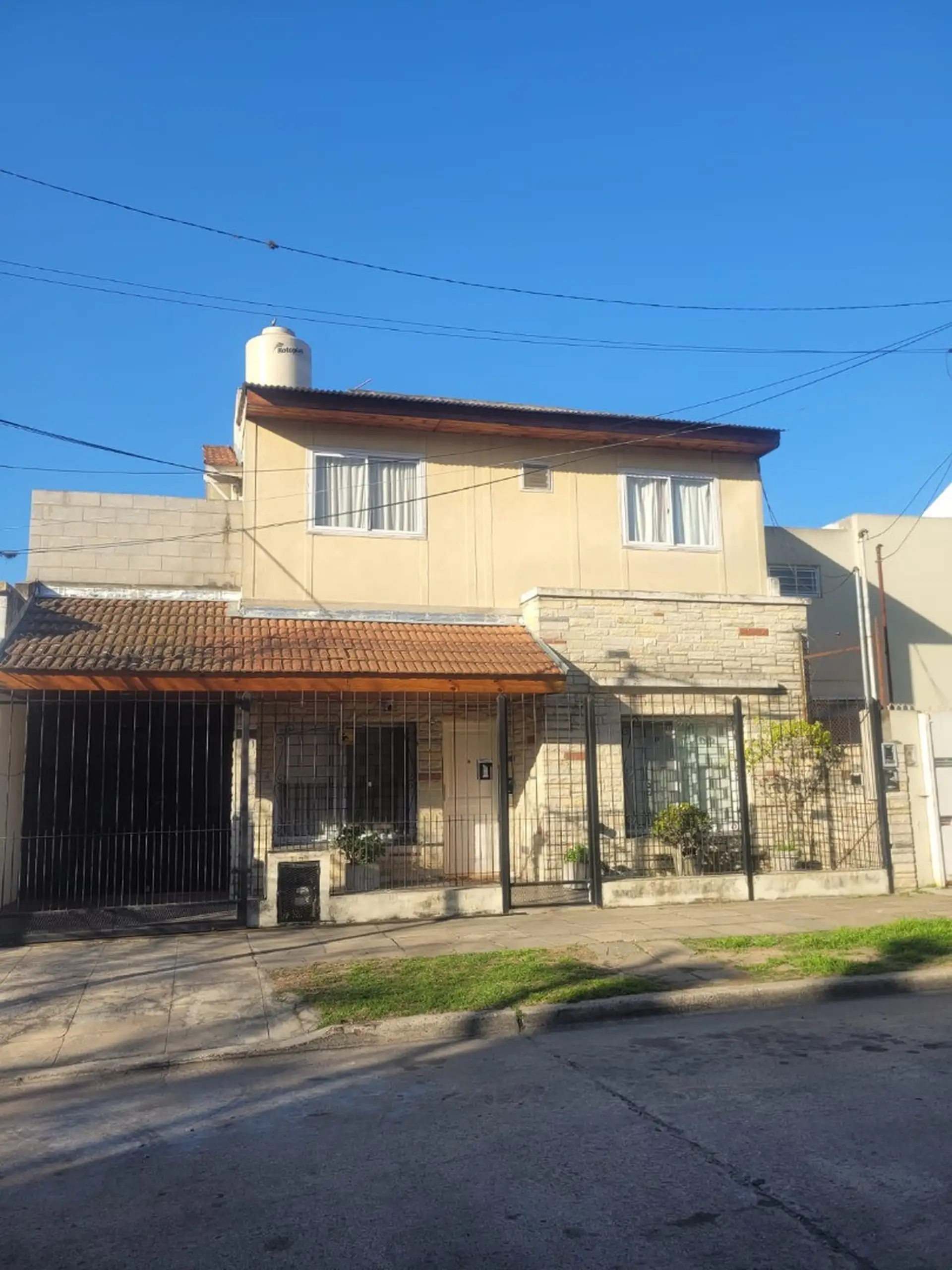 Квартира с 3 комнатами (PH) в Beccar