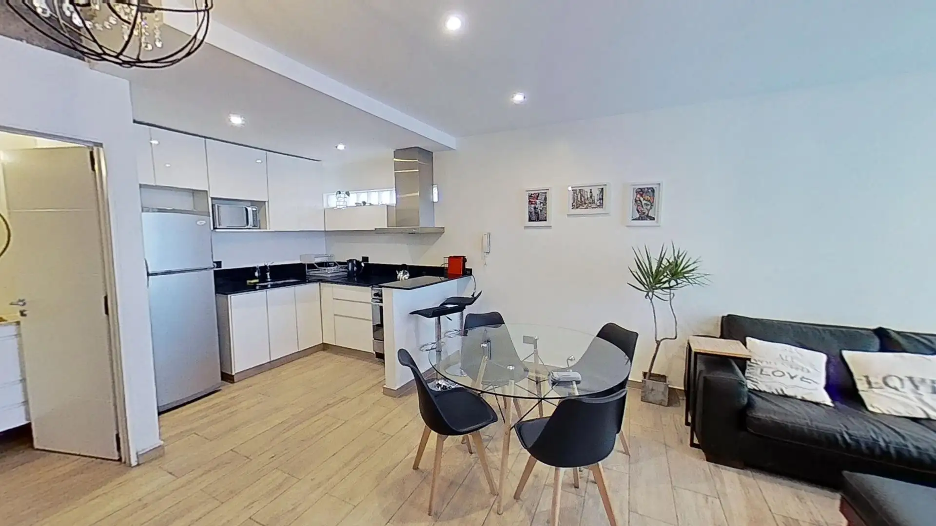 Трёхкомнатный PH с 2 спальнями в Coghlan