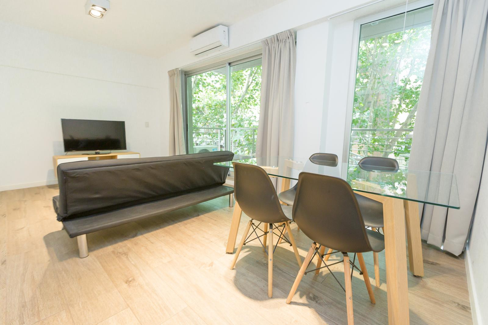 С меблированной однокомнатной квартирой-двухкомнатной в Colegiales