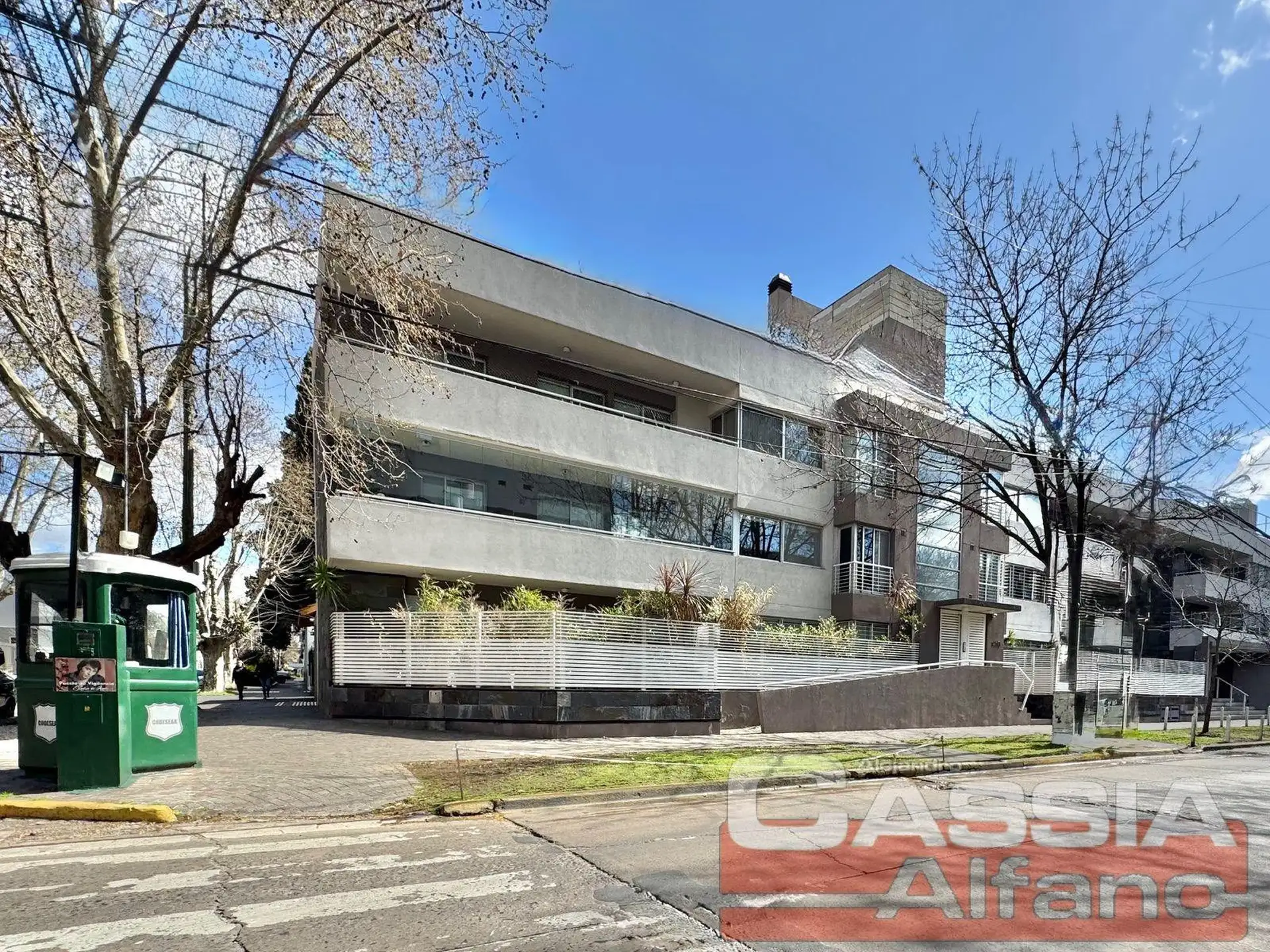 Three-bedroom apartment with double underground parking in Lomas de Zamora