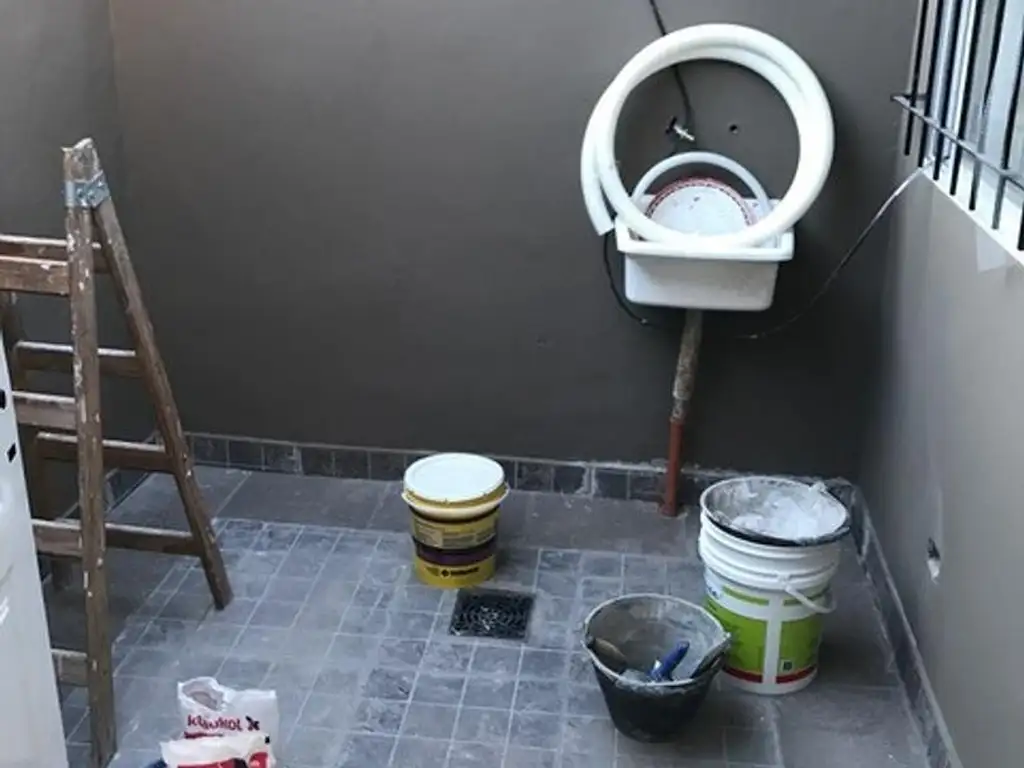PH de 2 ambientes con patio en Ramos Mejía